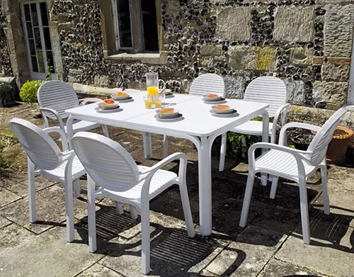 Biely zahradny nabytok - plastovy