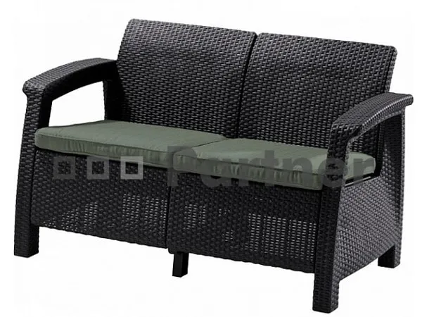 cierna-zahradna-lavicka