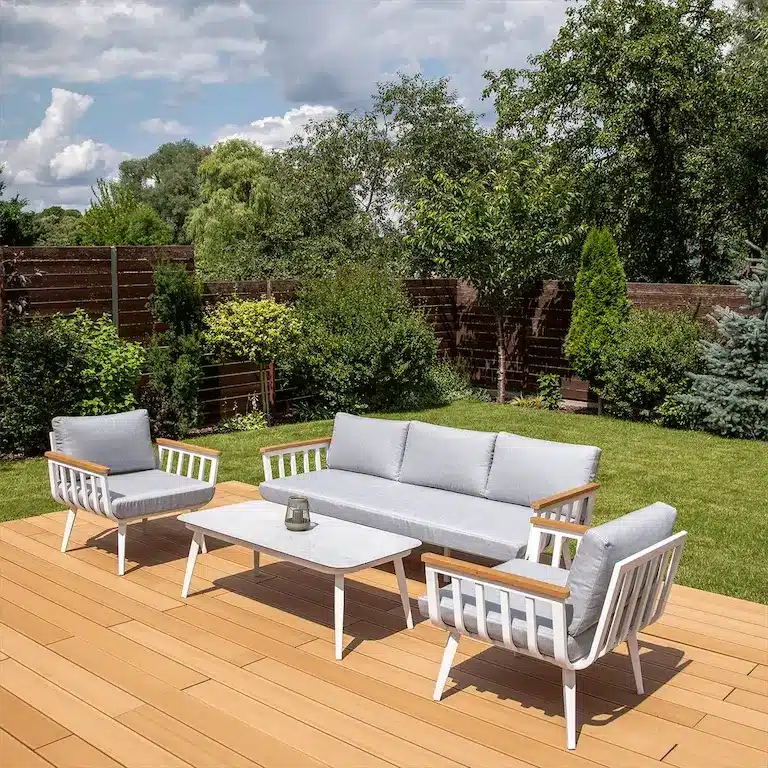 Štýlový záhradný nábytok