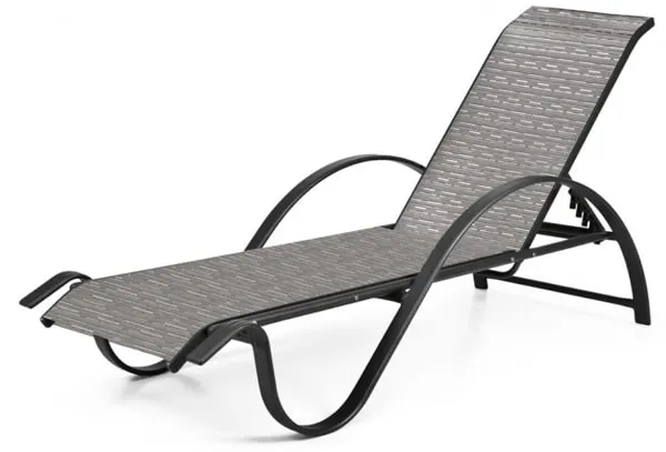 Odolné záhradné ležadlo