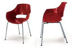 Plastová jedálenská stolička