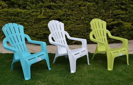 Plastové stoličky do záhrady