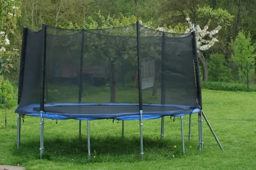 Trampolína na záhradu