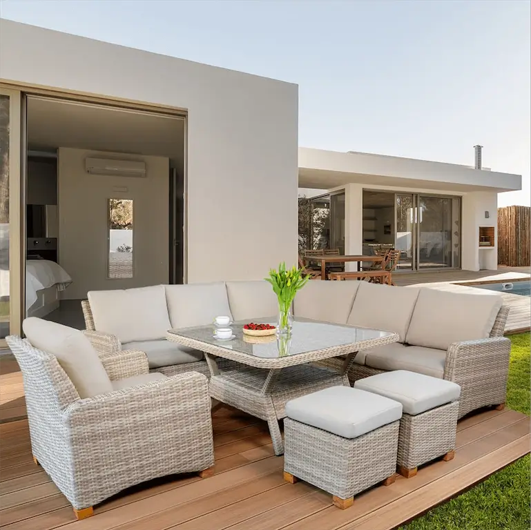 Záhradný nábytok z polyratanu