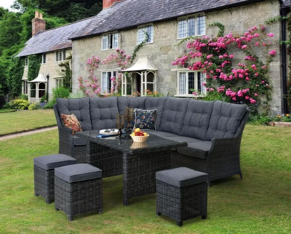 Záhradný nábytok z ratanu