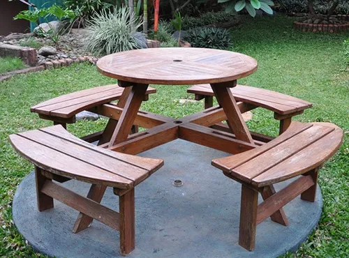 Záhradný okrúhly stôl